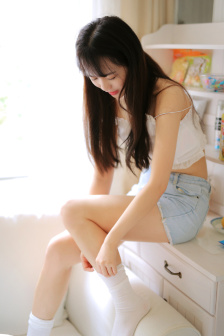 六小龄童死了吗